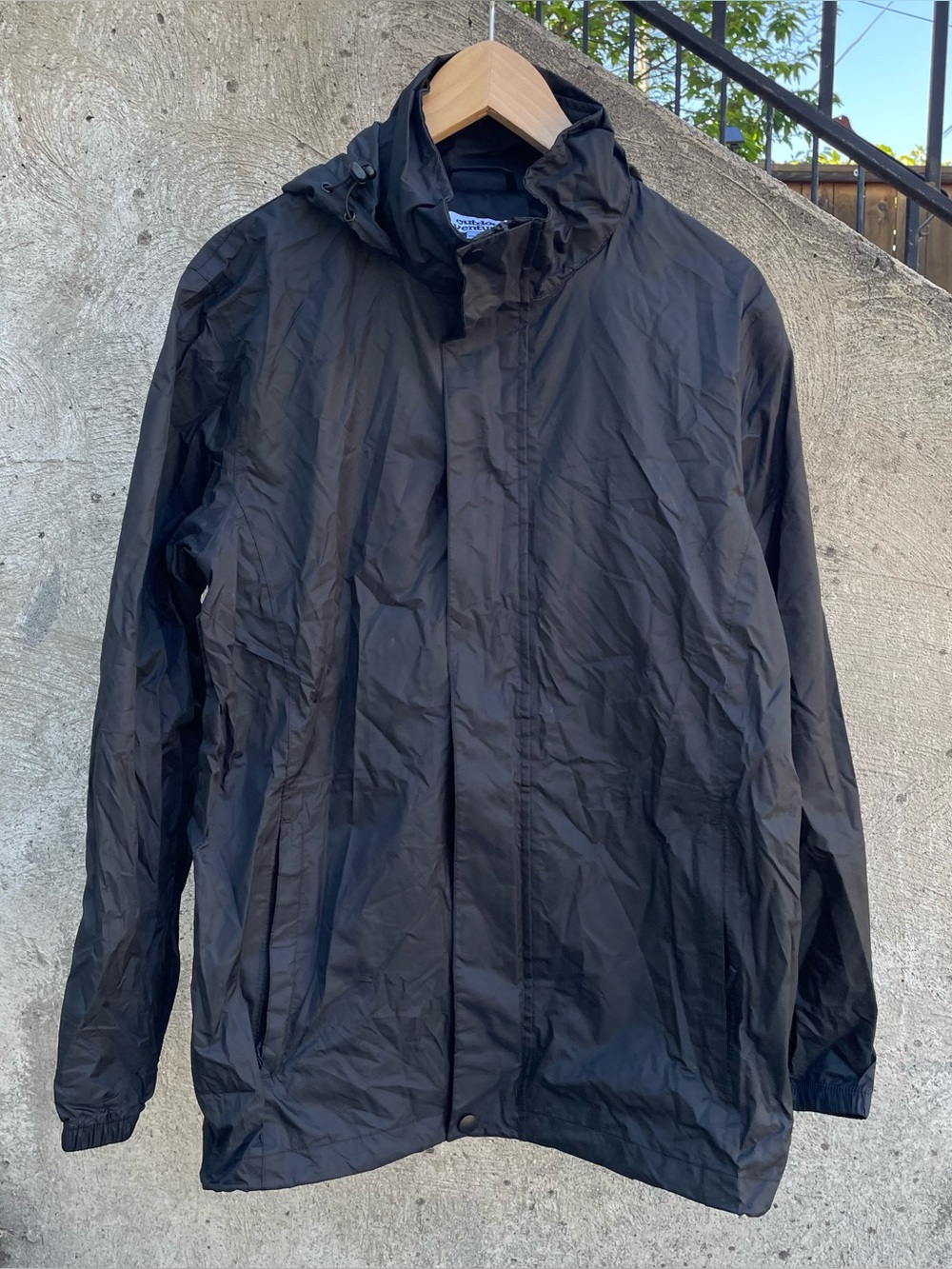 Black Outdoor Ventures packable hooded rain jacket size men’s small